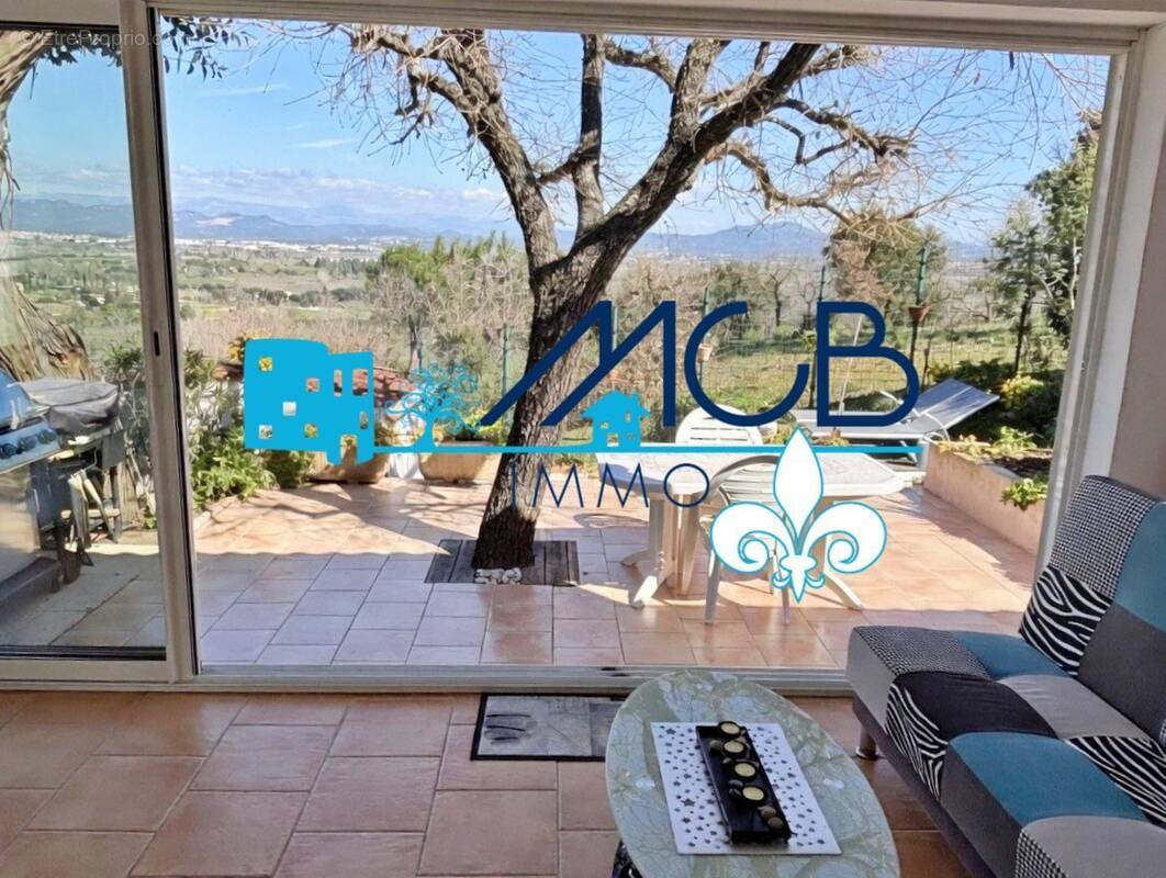 Maison à ROQUEBRUNE-SUR-ARGENS