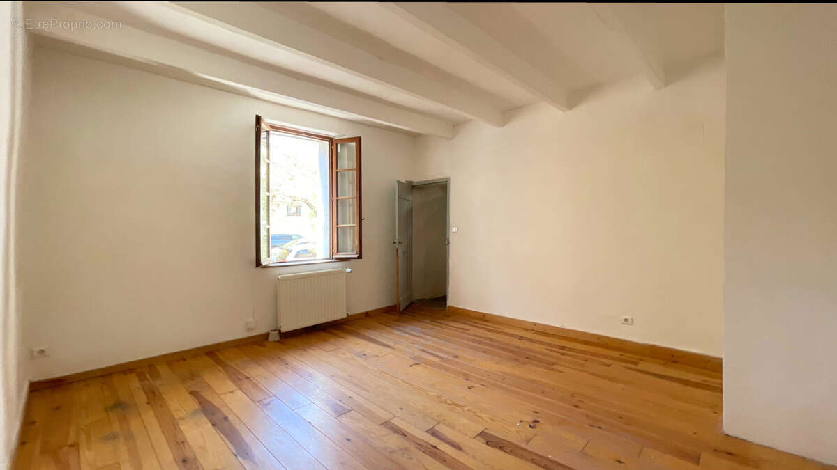 Maison à SAINT-QUENTIN-LA-POTERIE