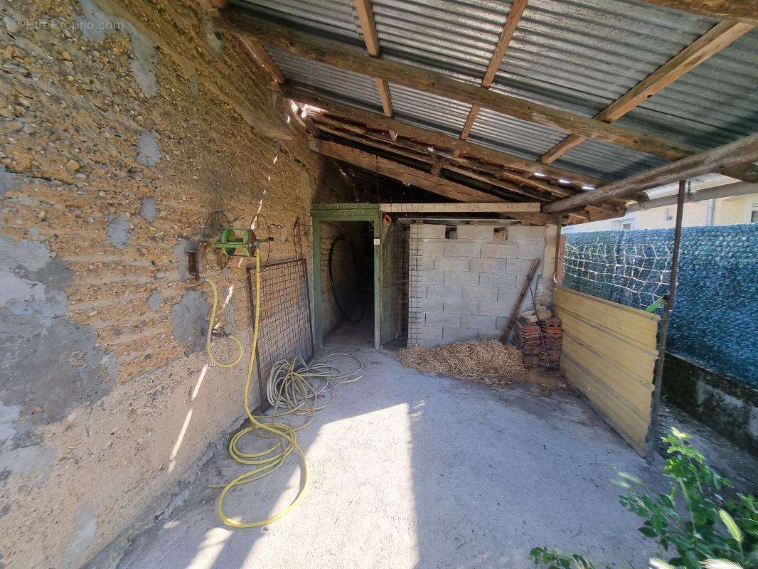 Opportunité à Chatonnay – À rénover ou clé en main selon votre projet - photo 9