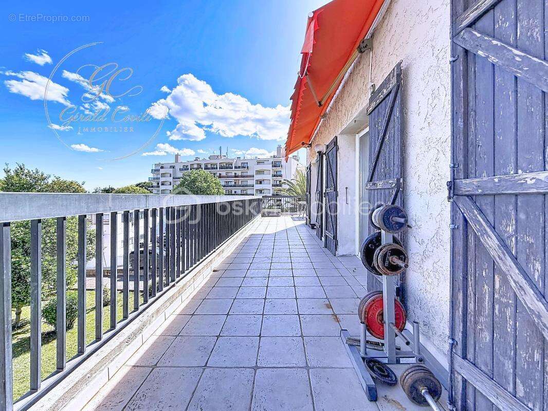 Appartement à VALLAURIS