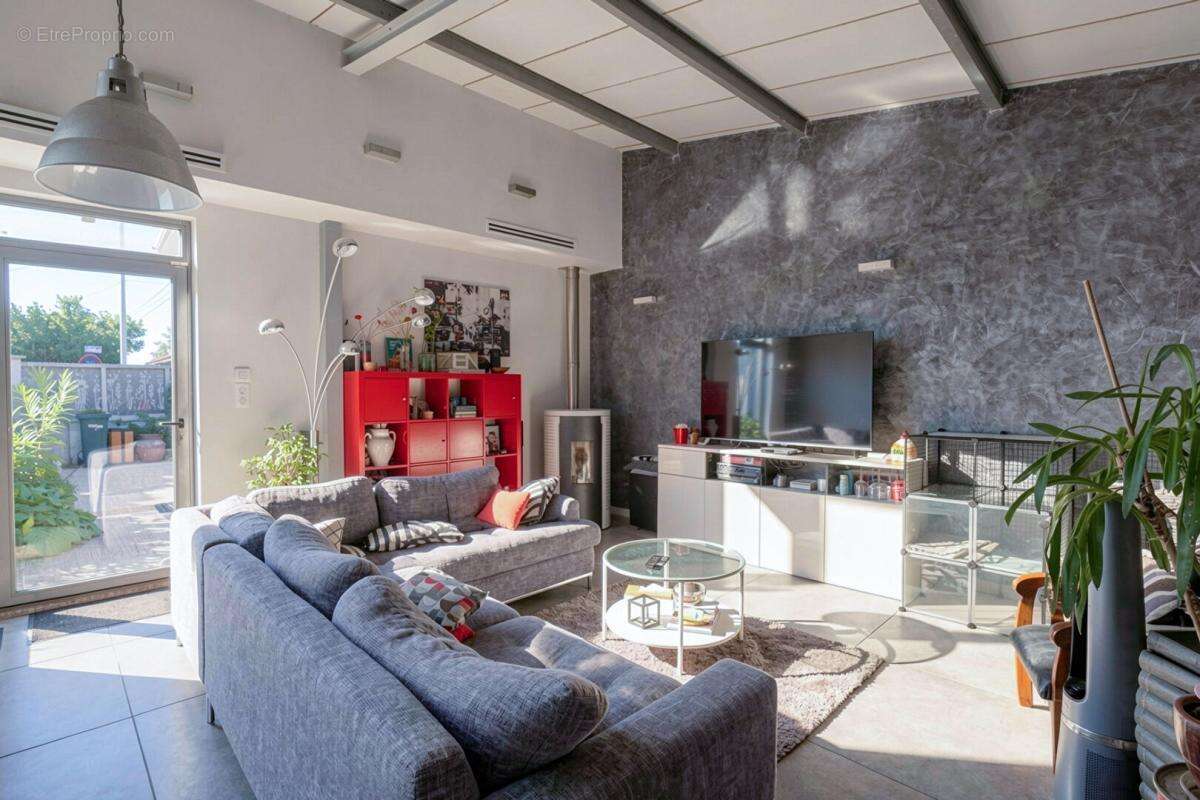 Maison Bron 4 pièce(s) 128.37 m2 plain pied - photo 3