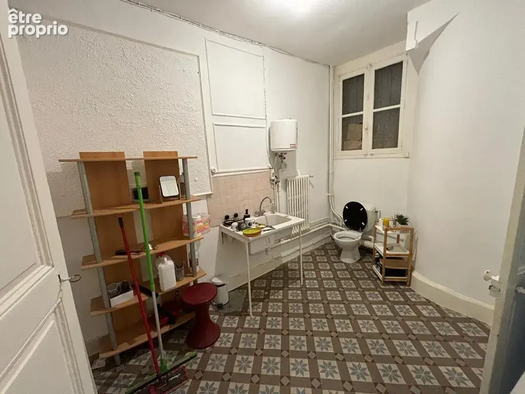 Immeuble Nevers 298m2 - A rénover - Local commercial et appartements - centre ville - photo 3