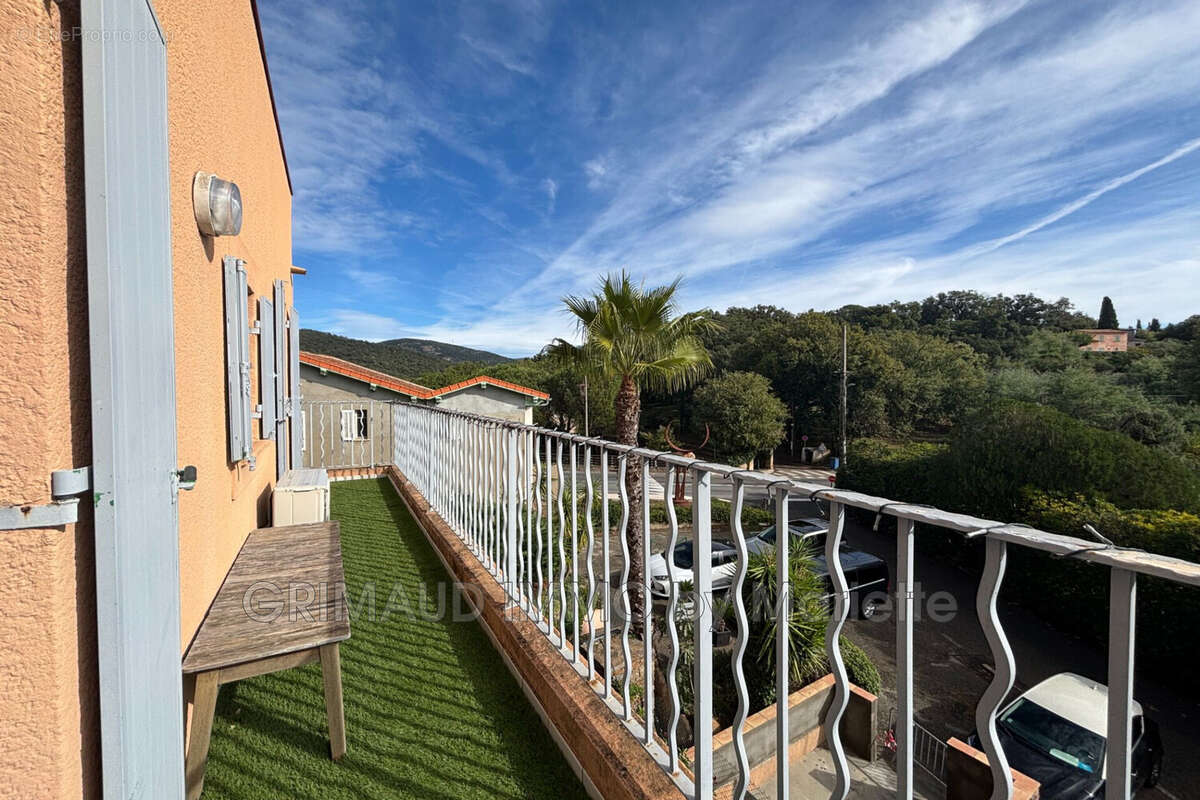 Appartement à GRIMAUD
