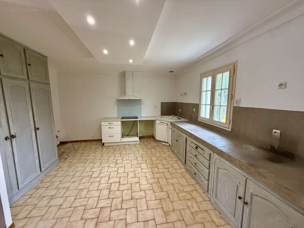 Sublime maison de 1985  type 6 sur 635 m2 de terrain - photo 4