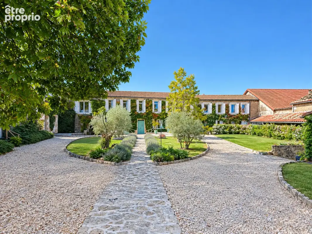 Domaine d’exception du XVIIIᵉ siècle avec plus de 80 hectares de terrain - photo 15