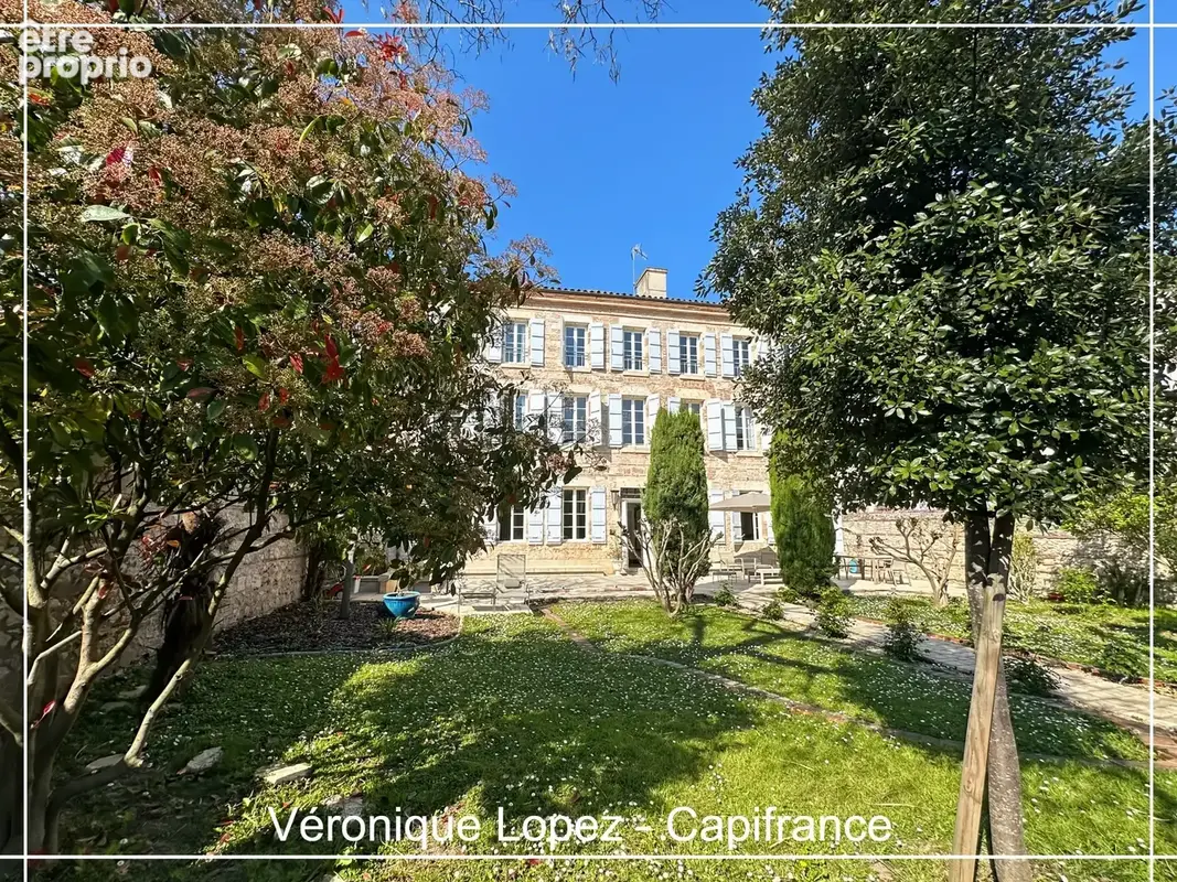 Agen quartier Préfecture, élégante demeure du XIXe siècle de 292 m² avec ascenseur, jardin, garage et piscine - photo 26