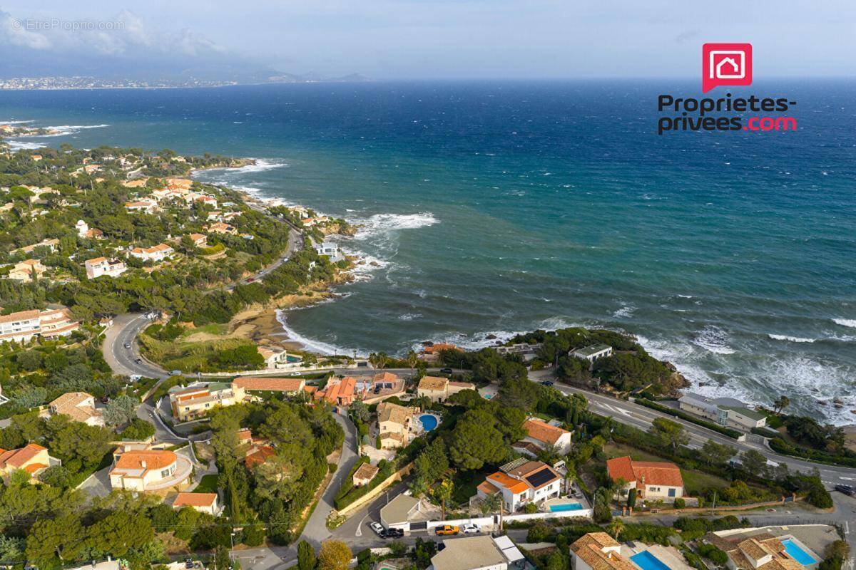 Maison à LES ISSAMBRES