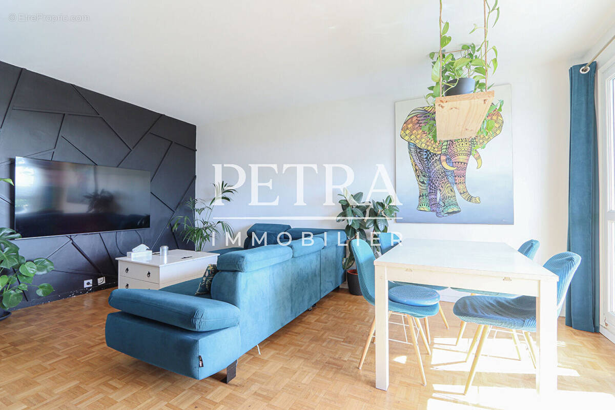 Appartement à FRESNES