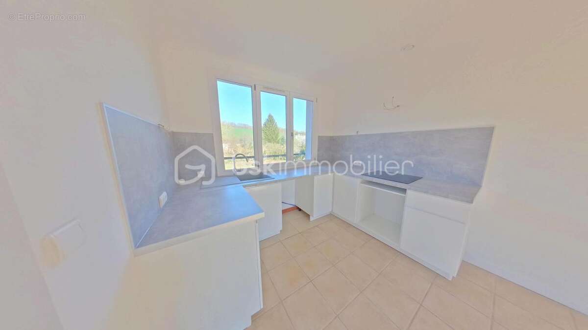 Maison à EGRISELLES-LE-BOCAGE