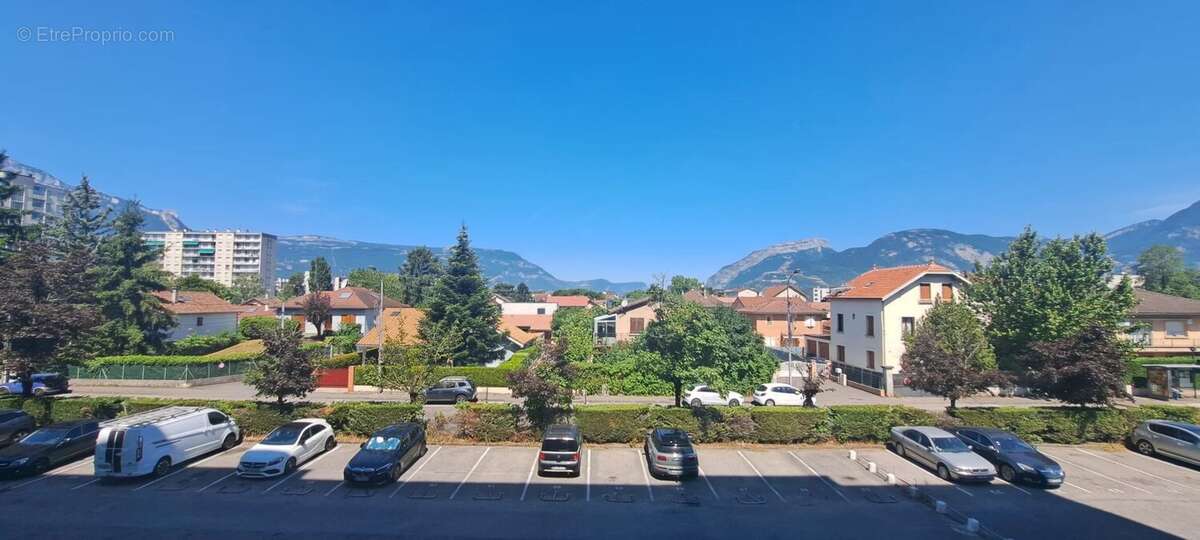 Appartement à SAINT-MARTIN-D'HERES