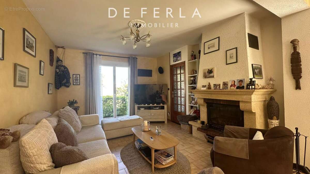 Maison à PEYROLLES-EN-PROVENCE