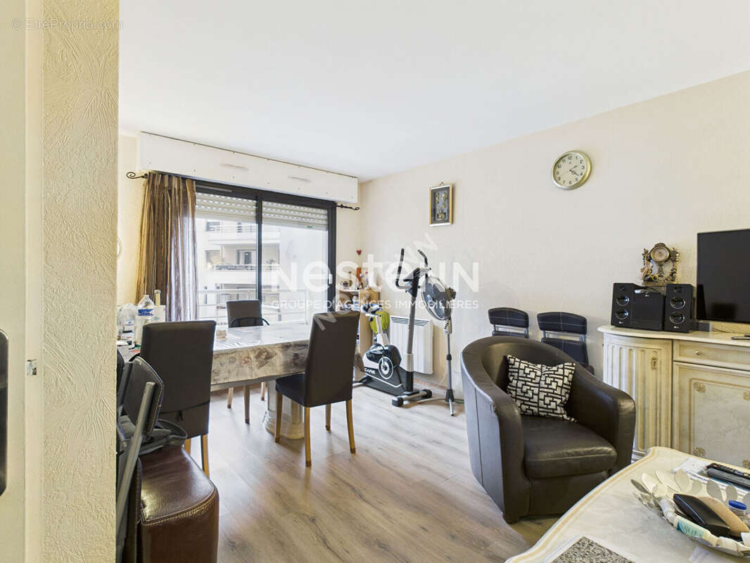 Appartement à PARIS-19E