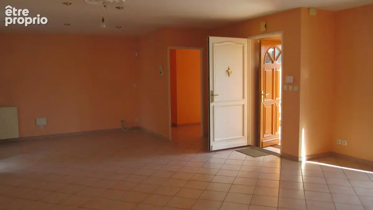 Quint-Fonsegrives: Villa plain-pied T4/5 salon/séjour, 117m² hab, véranda    et garage, sur terrain  arboré - photo 6
