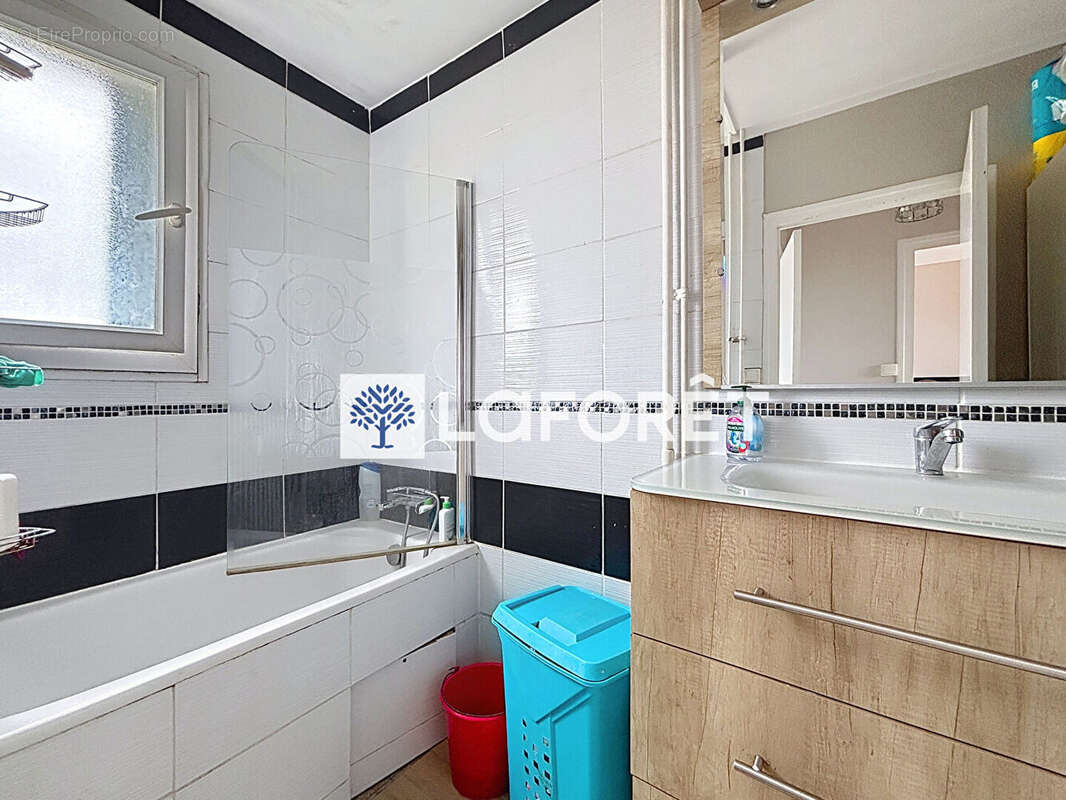 Appartement à RILLIEUX-LA-PAPE