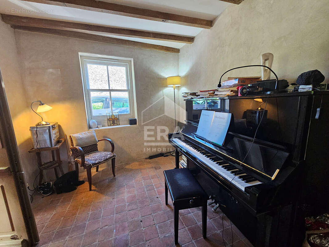 Maison à CRESPIERES