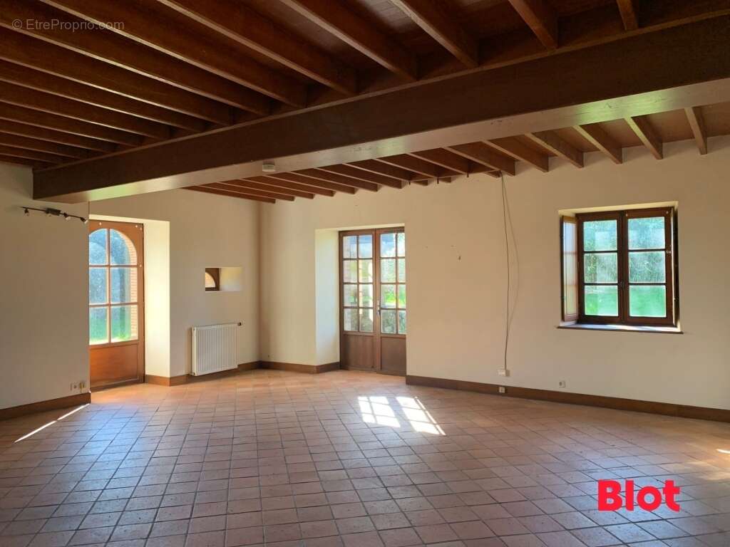 Maison à LAUNAY-VILLIERS