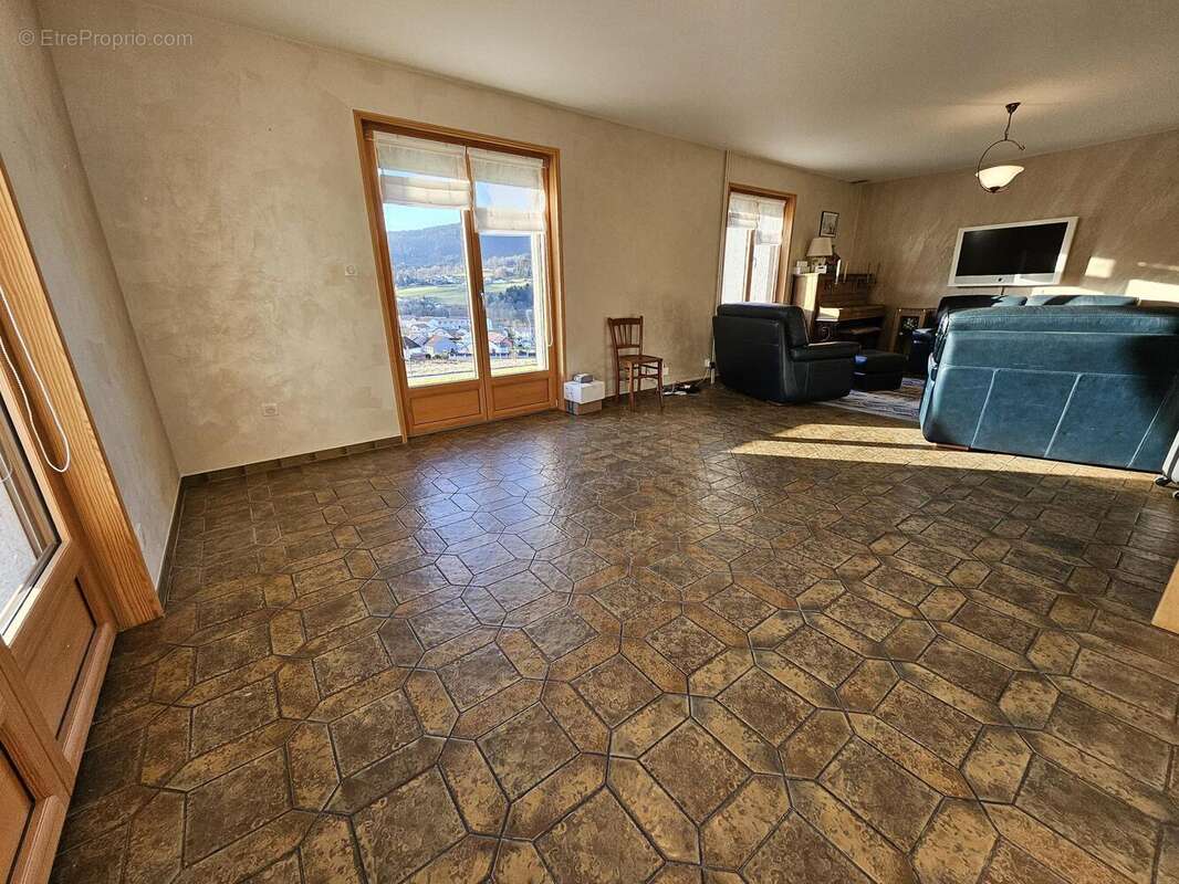 Maison à LE SYNDICAT