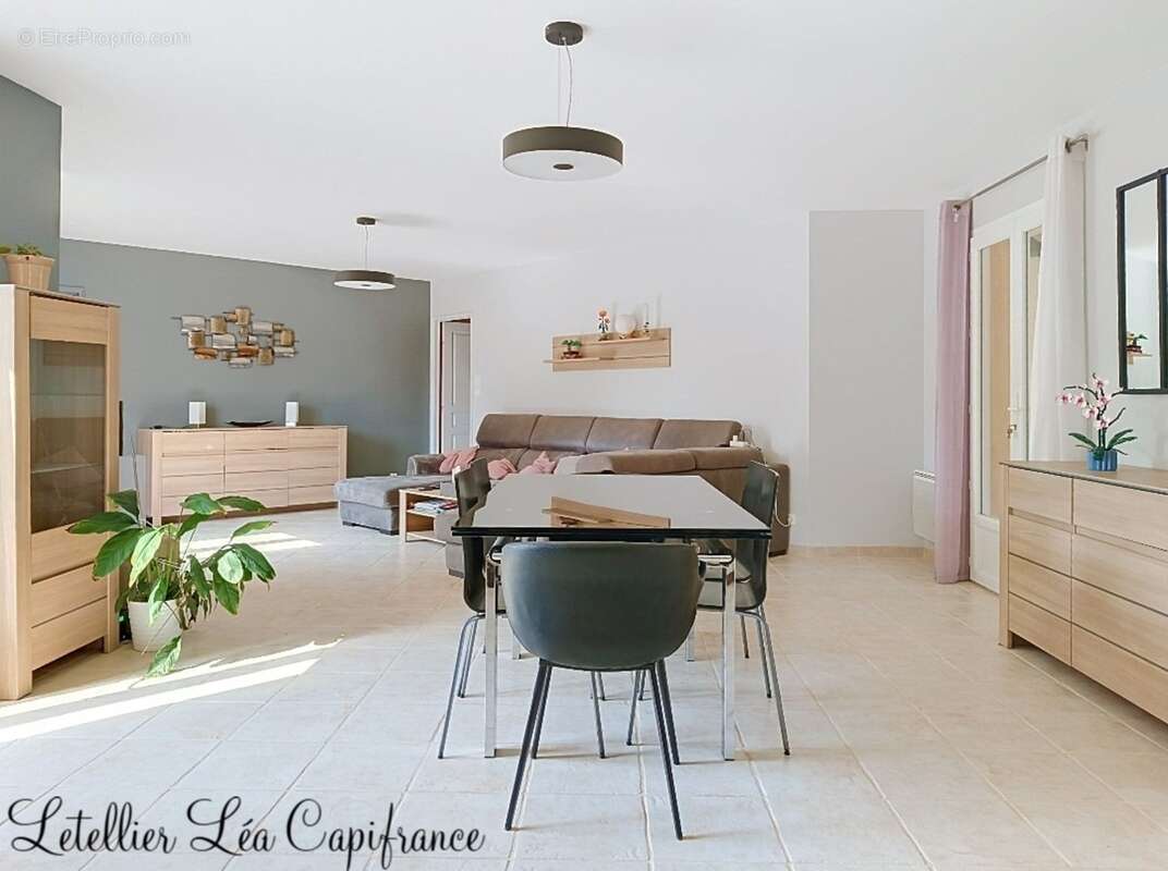 Maison à vendre 7 pièces SAINT GELAIS (79) - photo 3