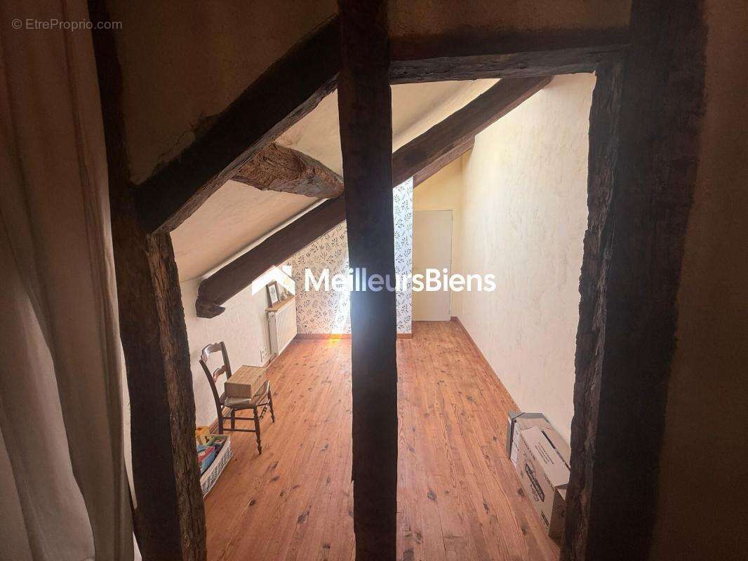 Maison à SAINT-JUST-SUR-VIAUR