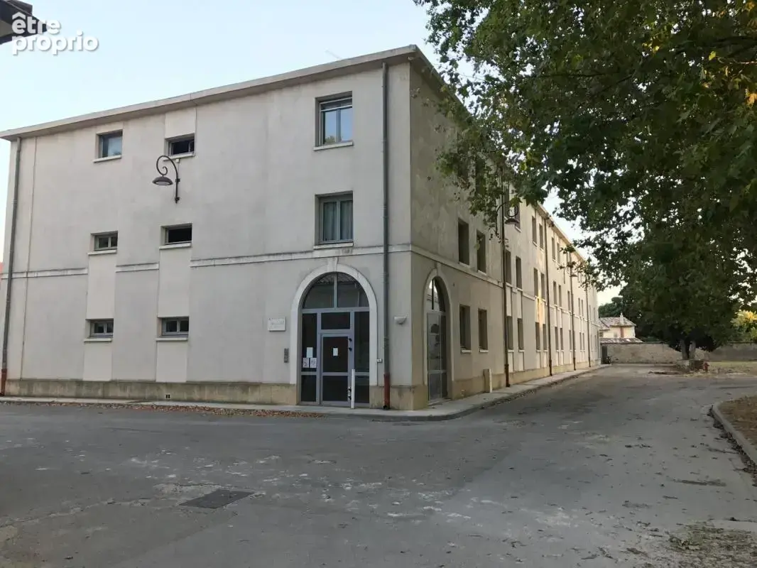 Appartement studio de 25 m2 quartier Kilmaine à TARASCON - photo 1