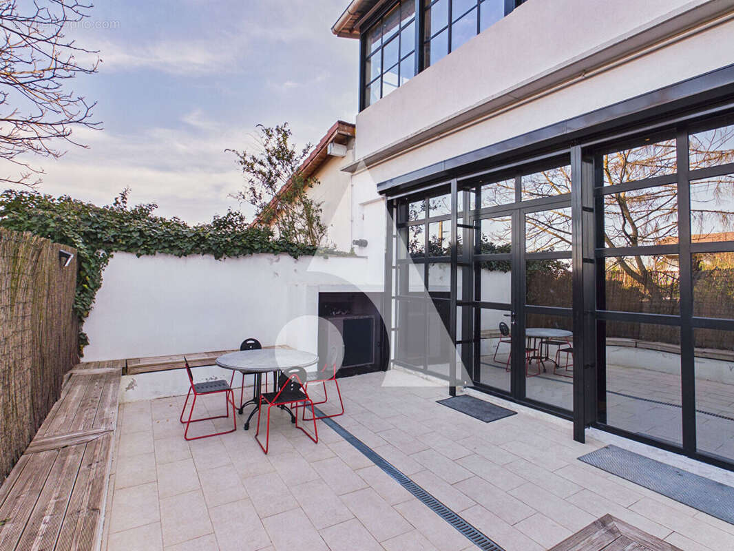 Superbe loft . Limite Caluire / Crépieux - photo 3