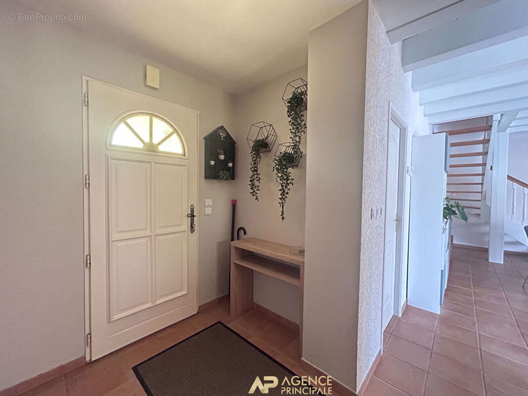 Maison familiale - 142m2 - piscine - Puilboreau - photo 2