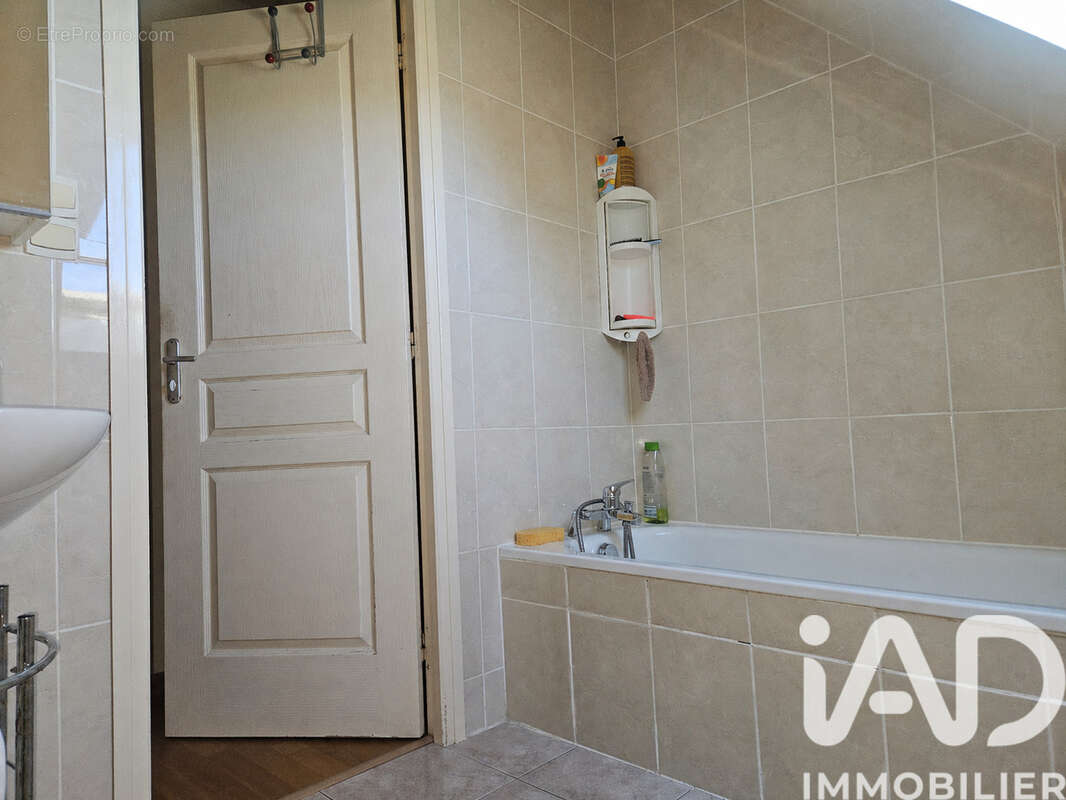 Maison 139 m² à Chevry-En-Sereine  - photo 5