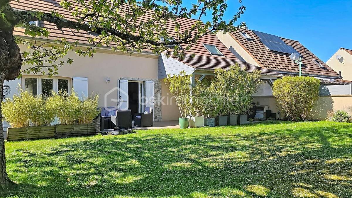 Maison à CHEVRY-COSSIGNY