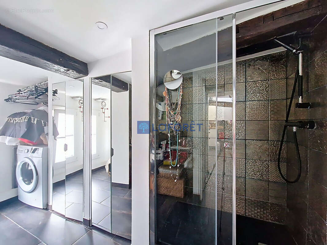 Appartement à PARIS-2E