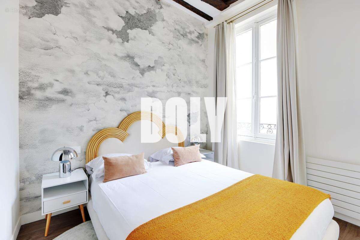 Appartement à PARIS-1E