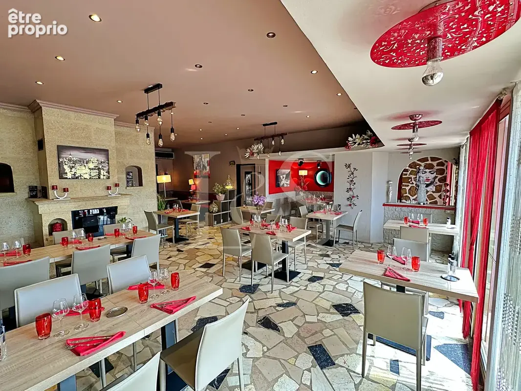 En Drôme provençale - Hôtel, Restaurant et 2 appartements sur un terrain de 2398m2 - photo 6