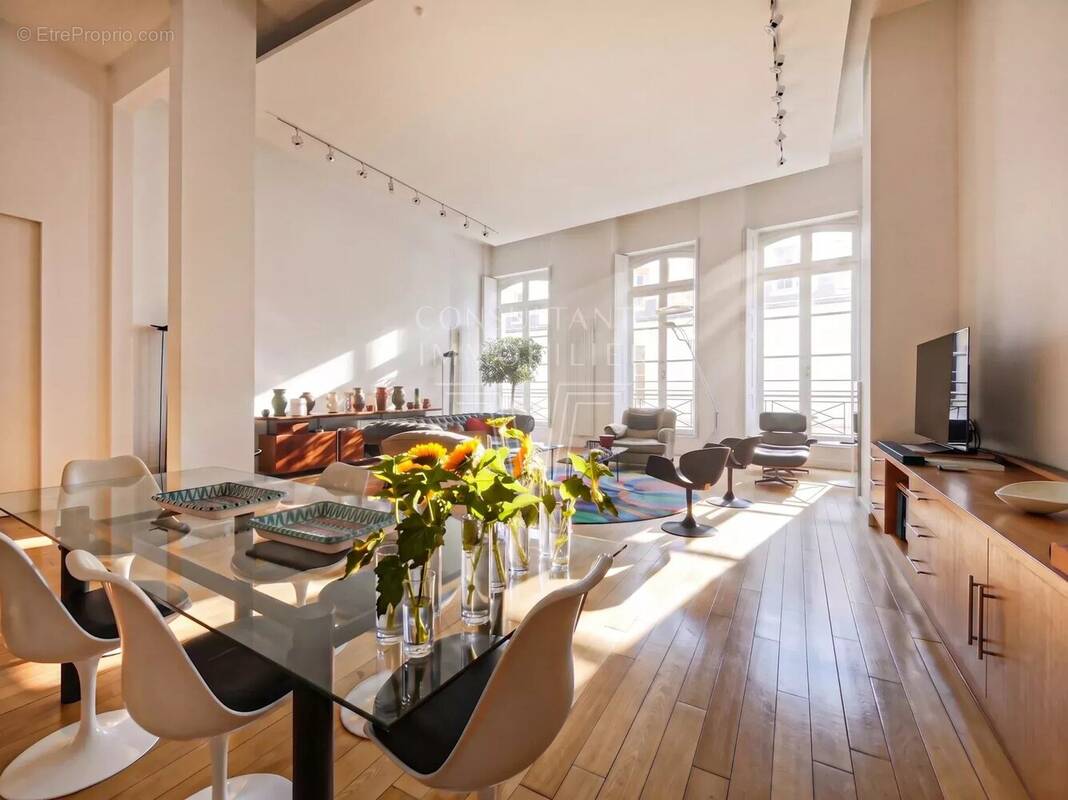 Appartement à PARIS-7E