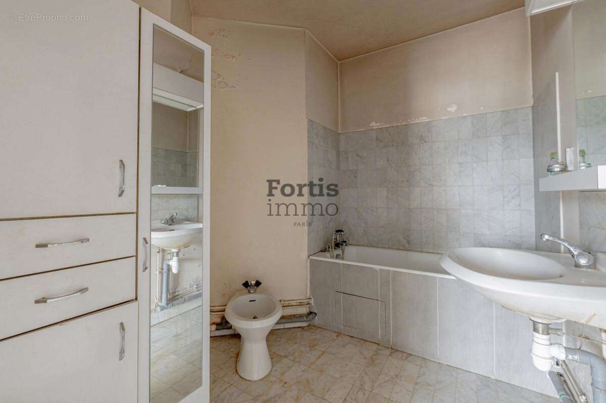 Appartement à PARIS-4E