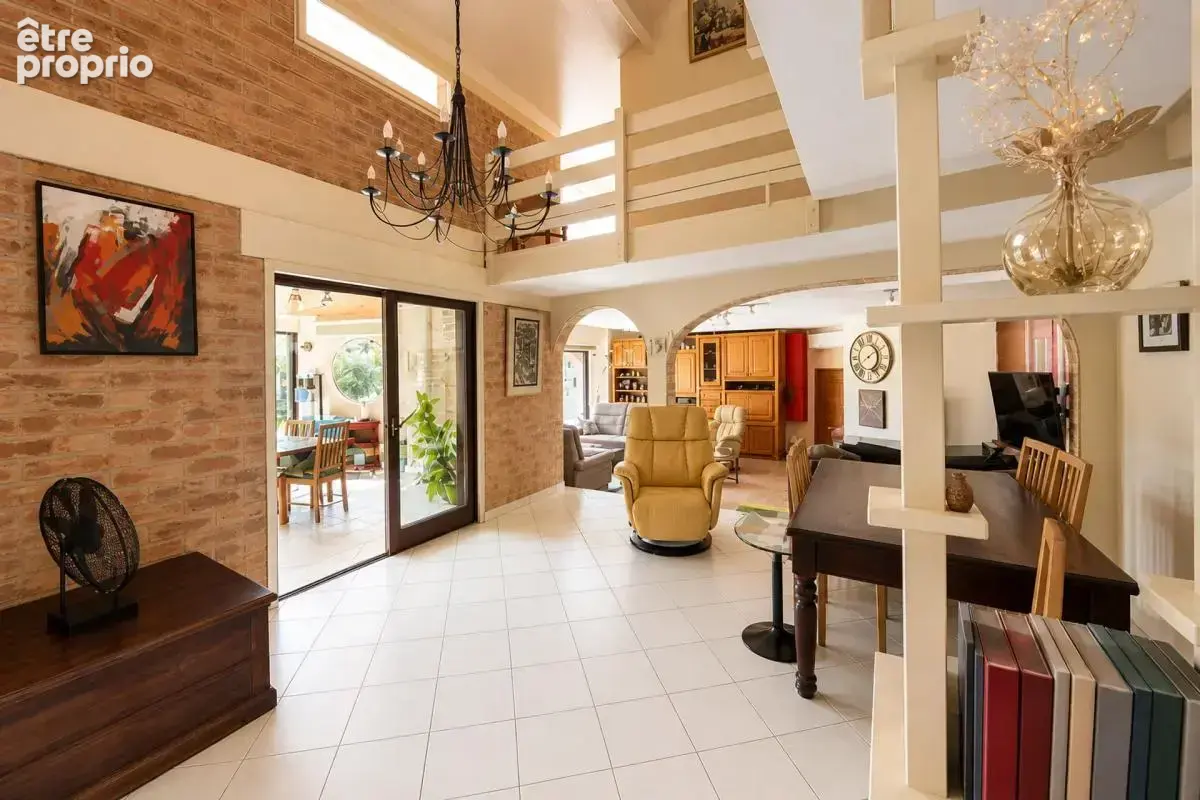 Maison solaire d'architecte de 12 pièces de 260 m² à Bias - photo 6