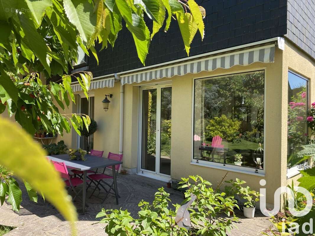 Maison 174 m² à Mont-Saint-Aignan  - photo 2