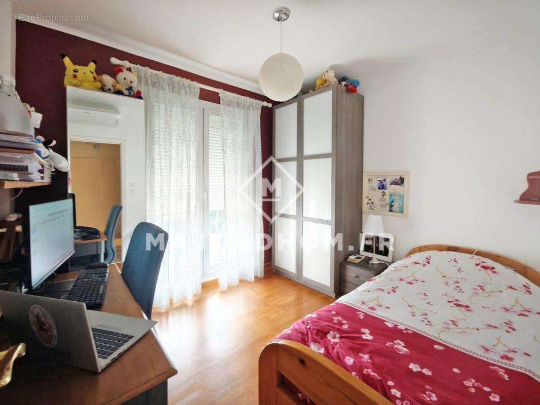 Appartement à MARSEILLE-5E