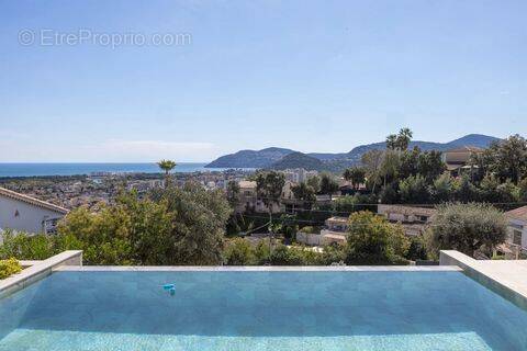 Maison à MANDELIEU-LA-NAPOULE