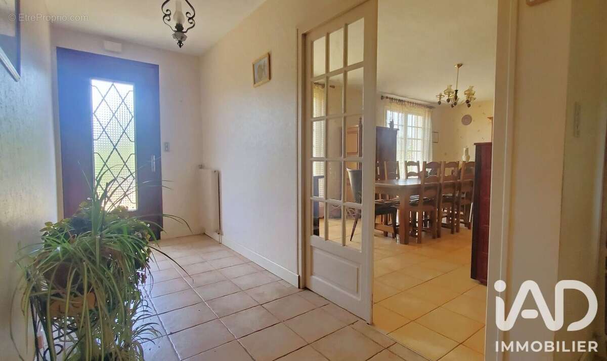 Maison 112 m² à Neuvic  - photo 8