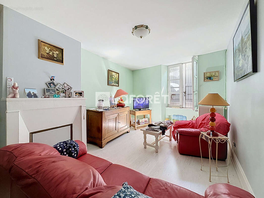 Immeuble Neufchateau 8 pièce(s) 180.19 m2 - photo 10