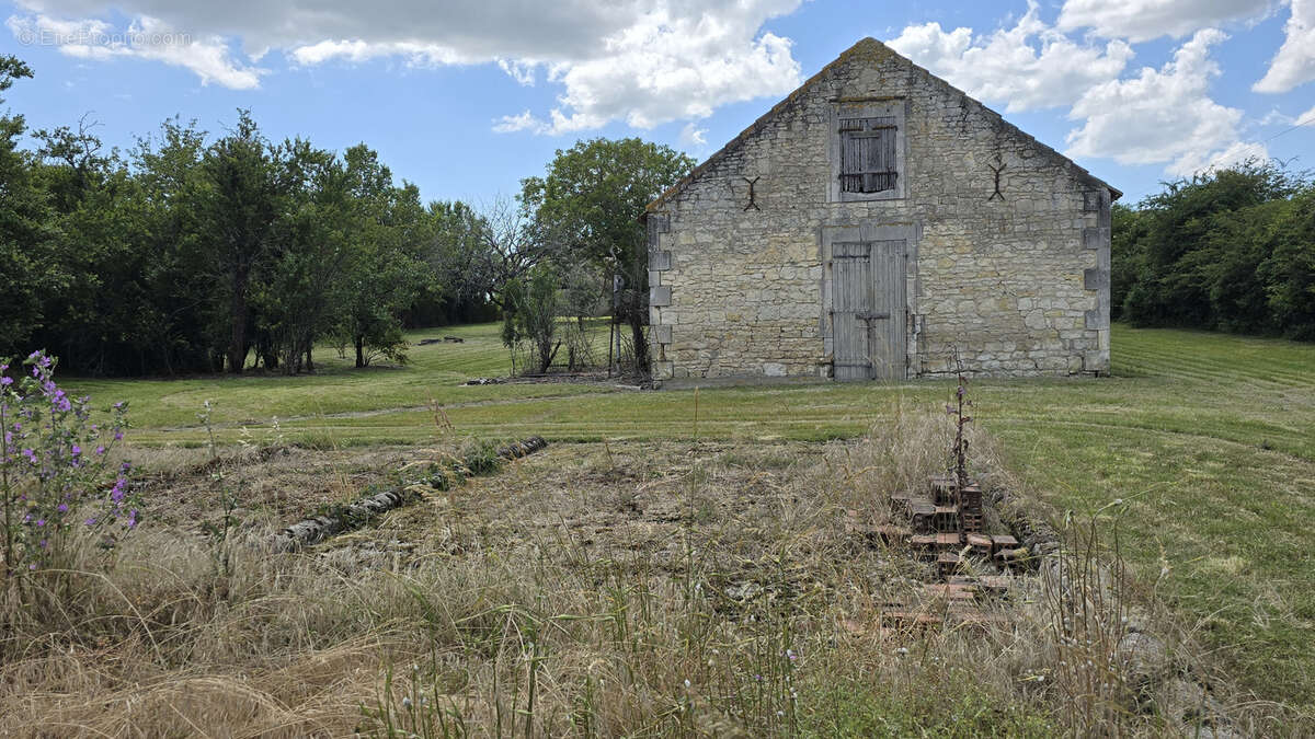 Maison à AIGREFEUILLE-D&#039;AUNIS