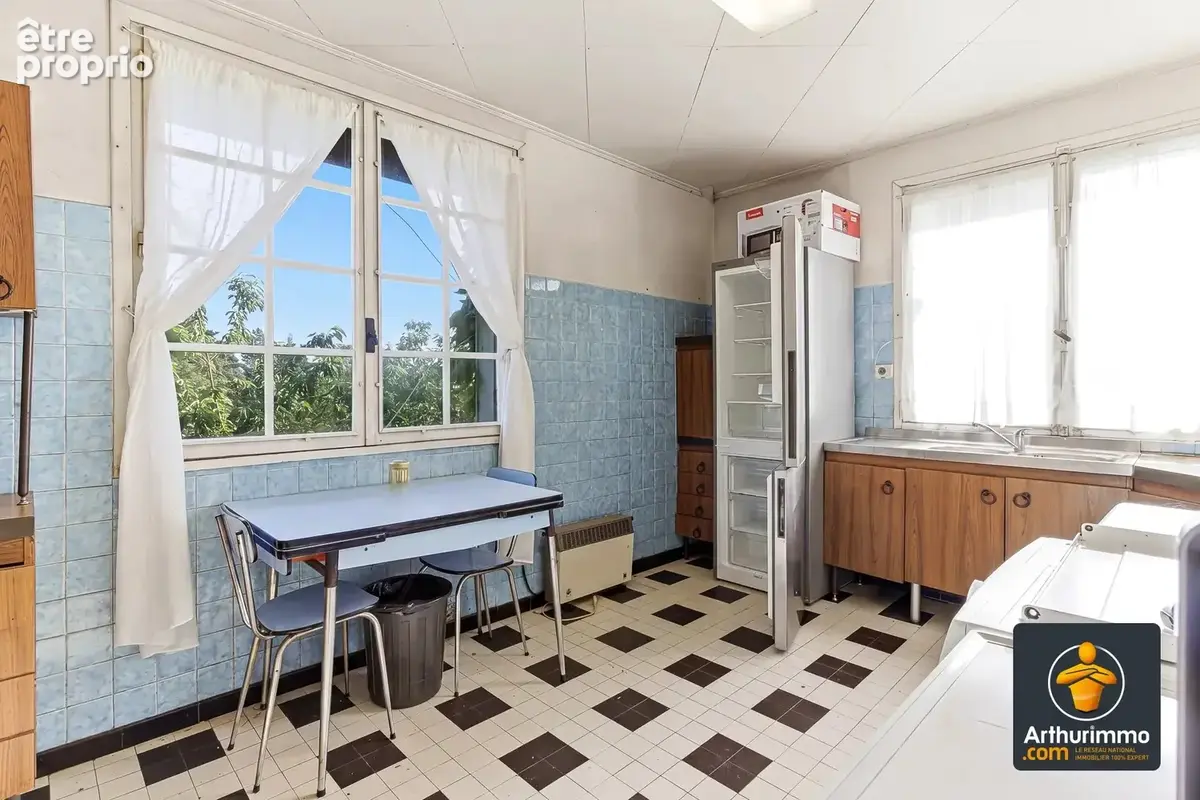 Maison familiale de caractère avec parc arboré, grand sous-sol et piscine – Saint-Genis-Laval - photo 6