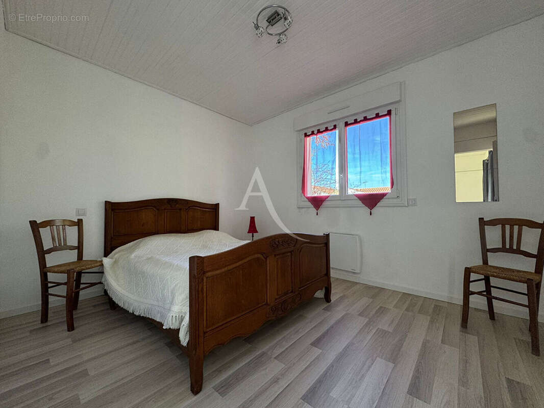 Maison à SAINT-MAIXENT-SUR-VIE