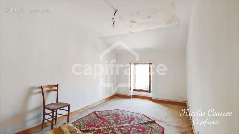 Maison à SAUZE-VAUSSAIS