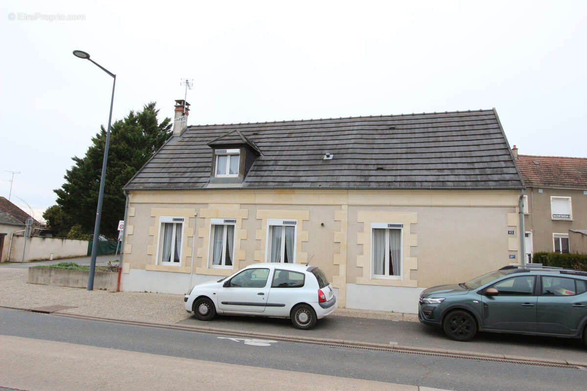 Maison à COULANGES-LES-NEVERS