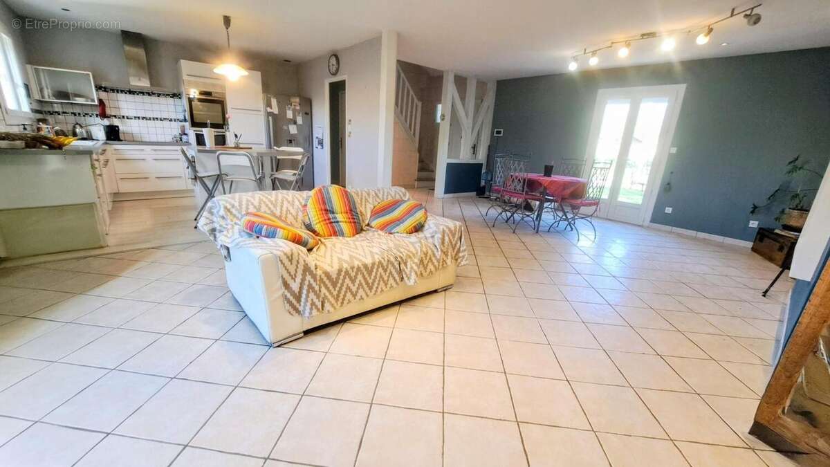 Maison 154 m² à Veretz  - photo 3