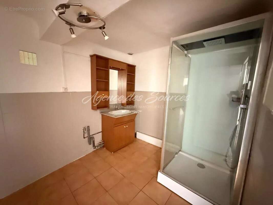 Appartement à VARAGES