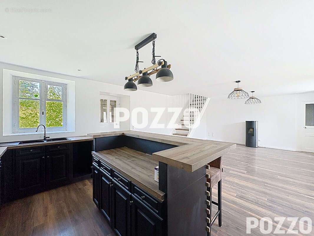 Maison entièrement rénovée avec du terrain et des dépendances proche Bréhal (50290) - photo 6
