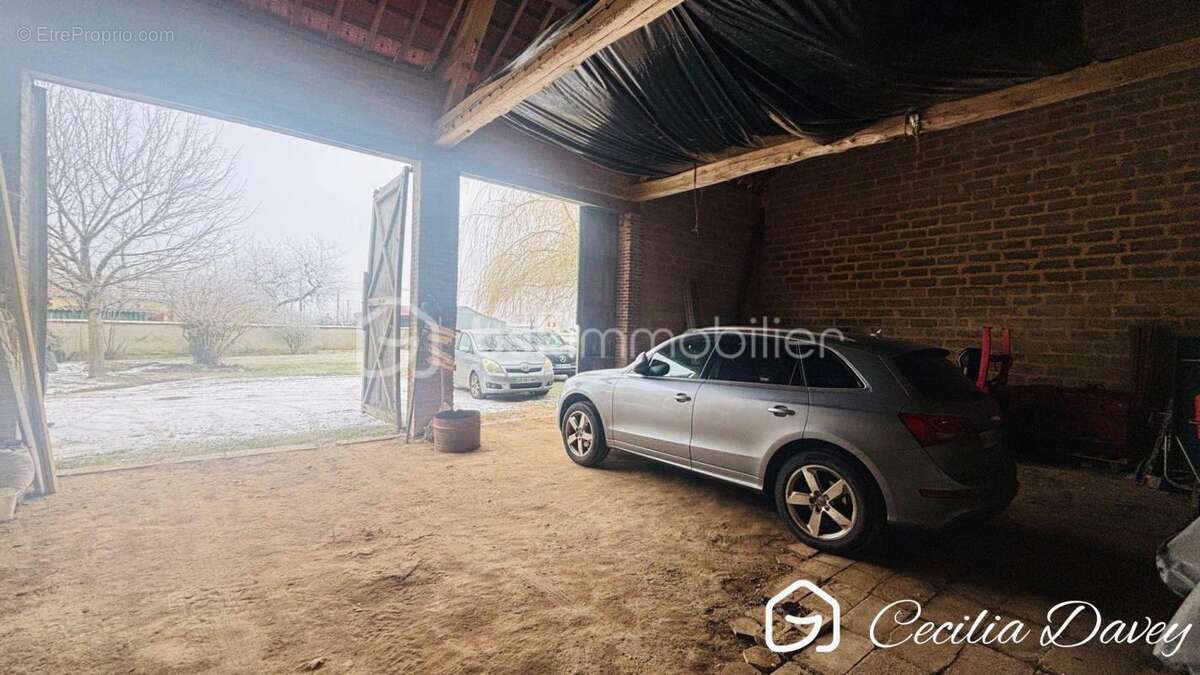 Maison à VILLENEUVE-SUR-YONNE