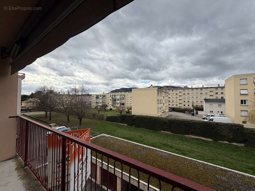 Appartement à GUILHERAND-GRANGES