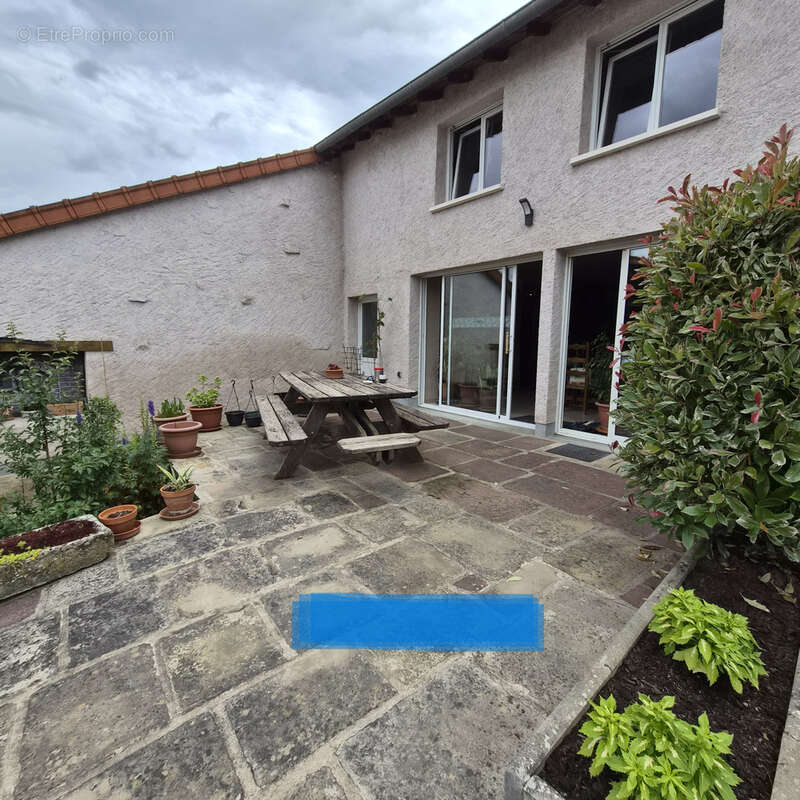 Maison à AMBACOURT